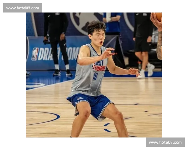 杨瀚森开拓者首日:拥抱阿夫迪亚,笑谈汉堡,16 号球衣开启新章 杨瀚森开拓者首日:拥抱阿夫迪亚,笑谈汉堡,16 号球衣开启新章