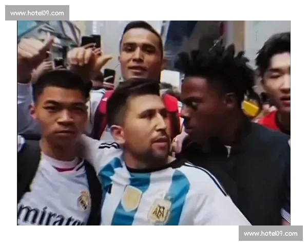 甲亢哥求见梅西遭阿奎罗毒舌：C 罗粉丝？他只能在家看世俱杯！